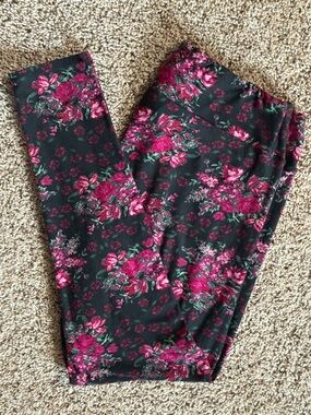LuLaRoe Floral Print Leggings in Black and Fuchsia